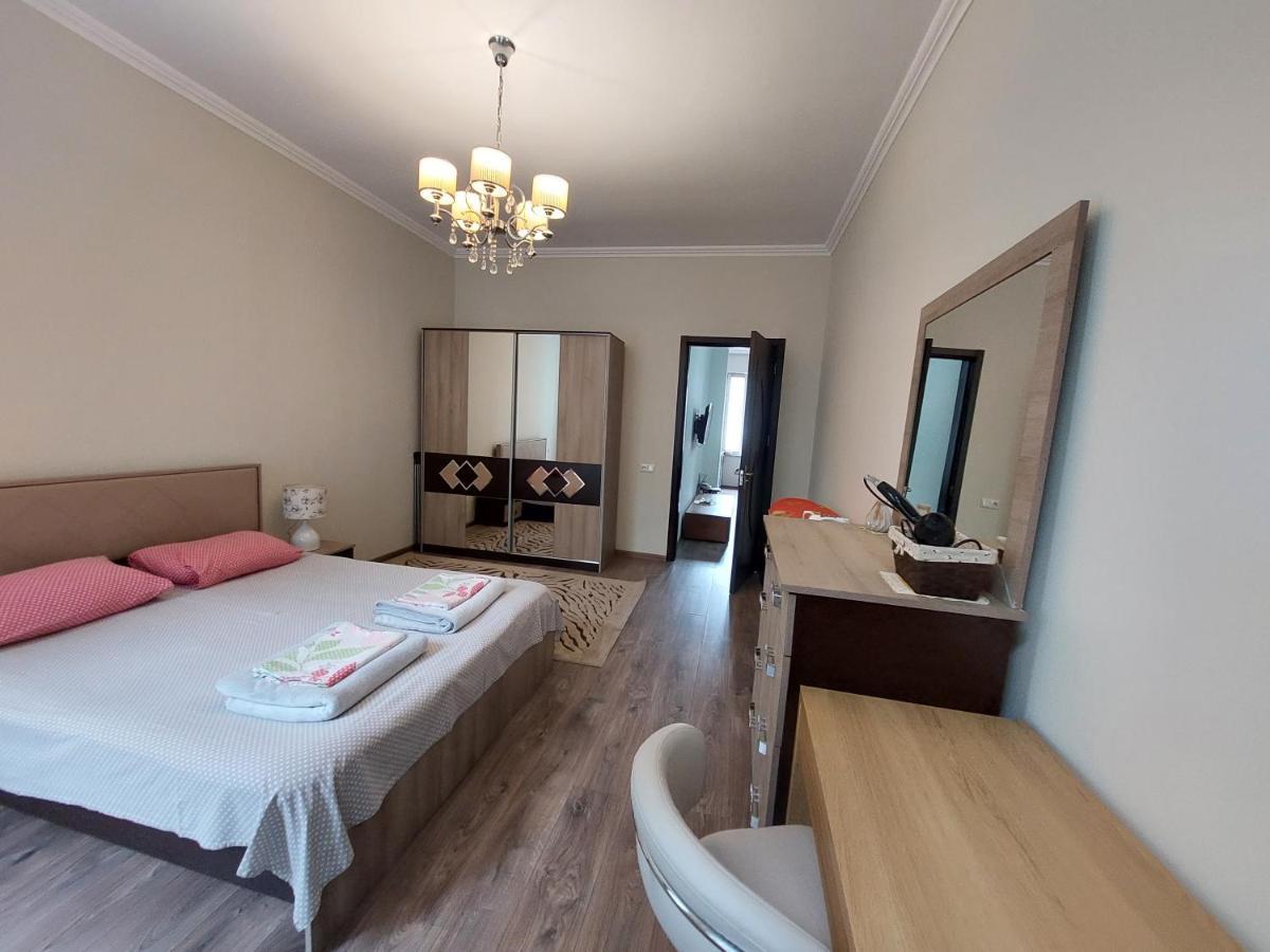 Helen'S House Apartment Batumi Ngoại thất bức ảnh