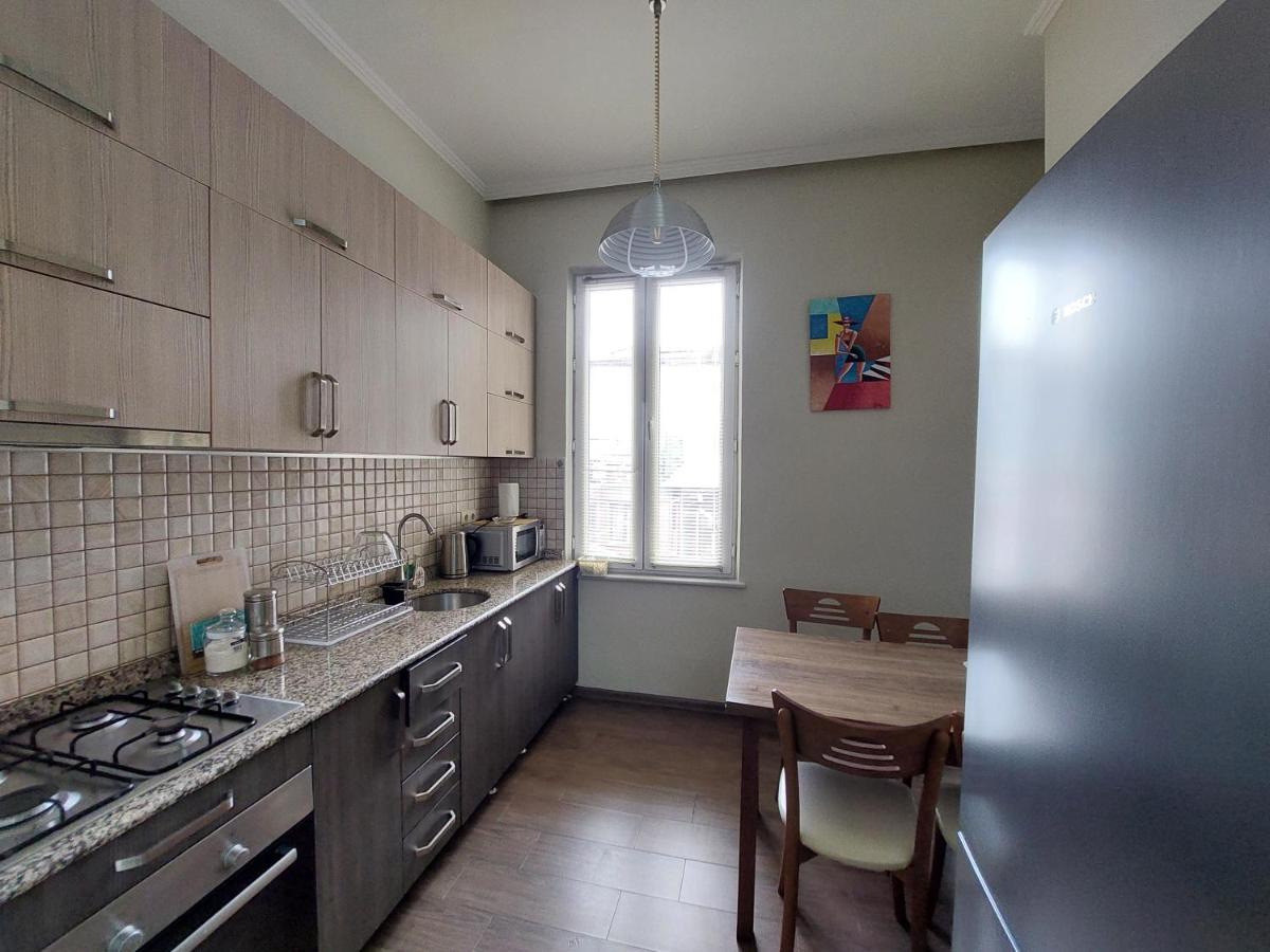 Helen'S House Apartment Batumi Ngoại thất bức ảnh