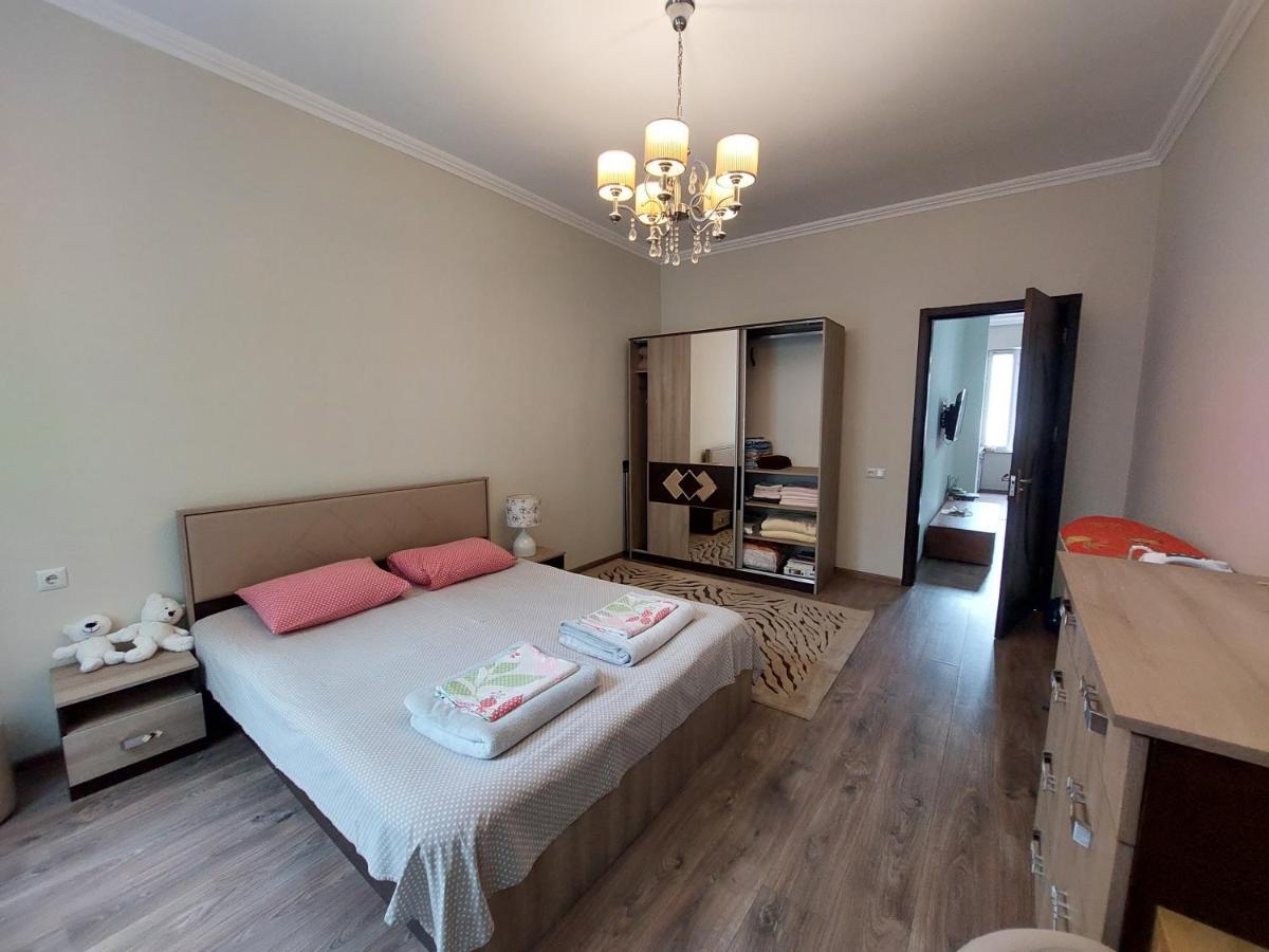 Helen'S House Apartment Batumi Ngoại thất bức ảnh