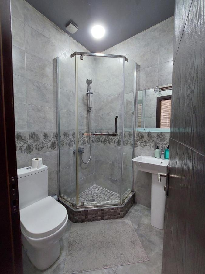 Helen'S House Apartment Batumi Ngoại thất bức ảnh