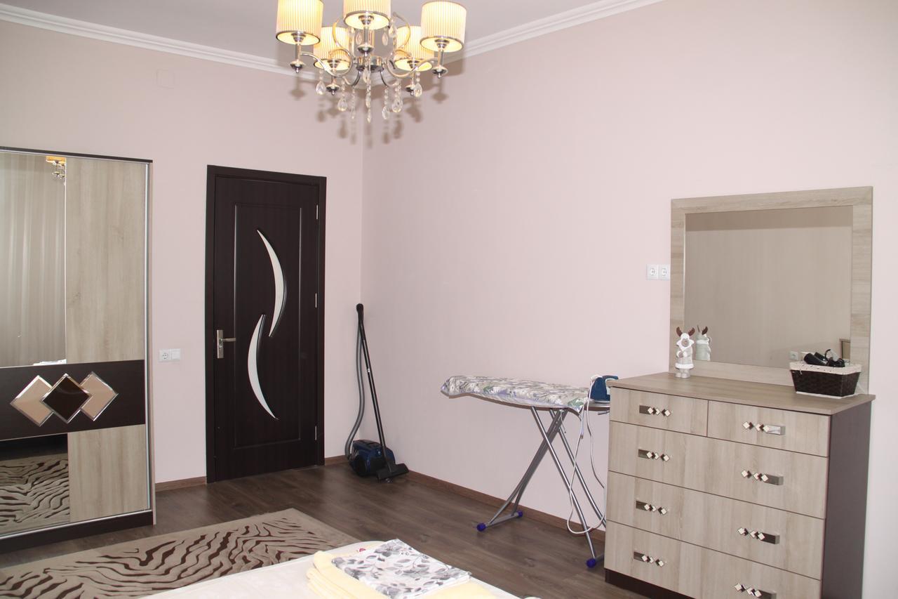 Helen'S House Apartment Batumi Ngoại thất bức ảnh